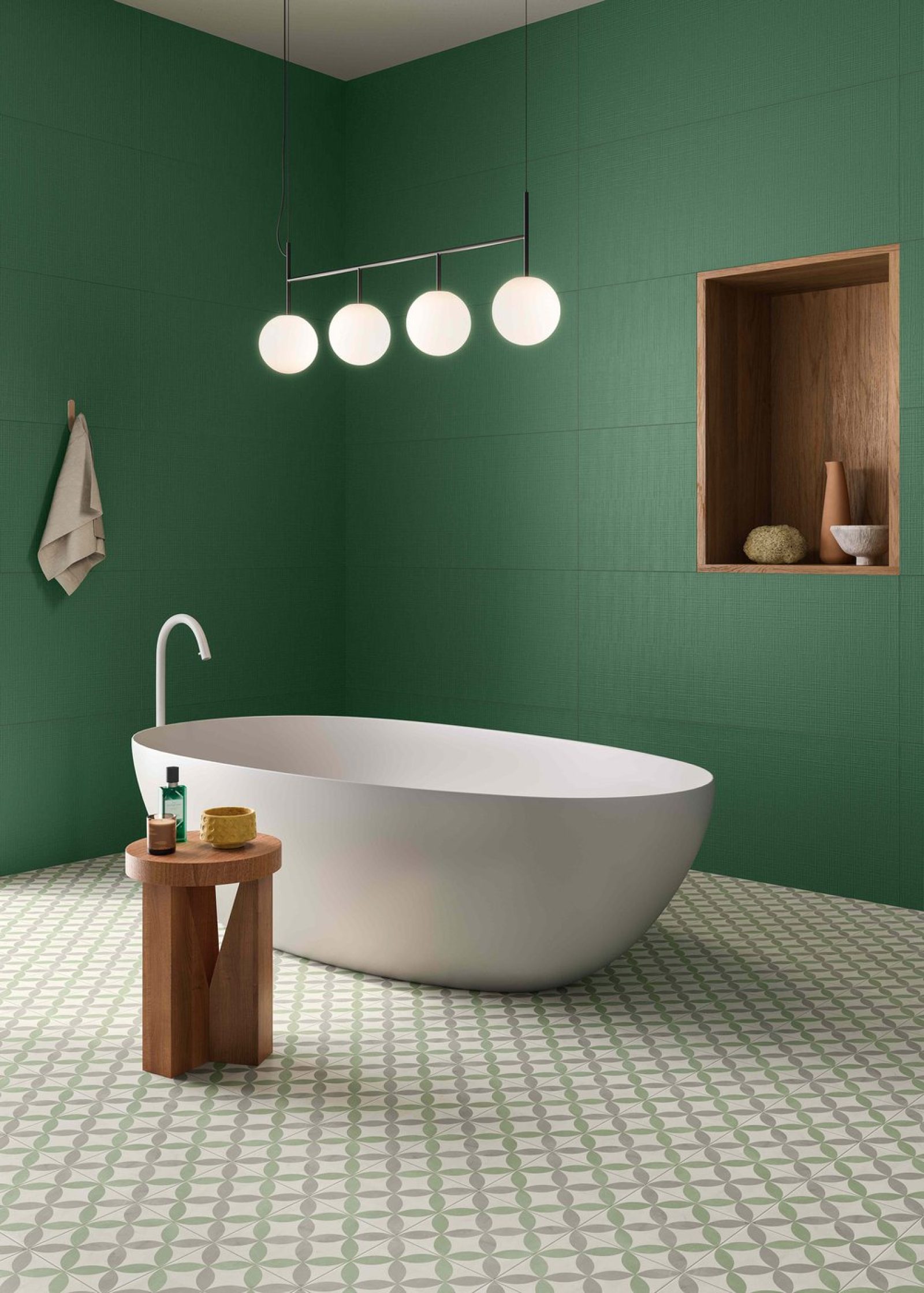 MARCA CORONA Lilysuite 1