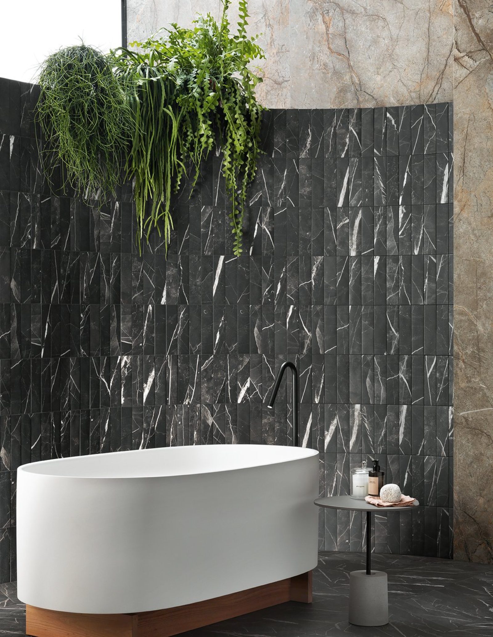 MARCA CORONA Miniature Scultorea 6