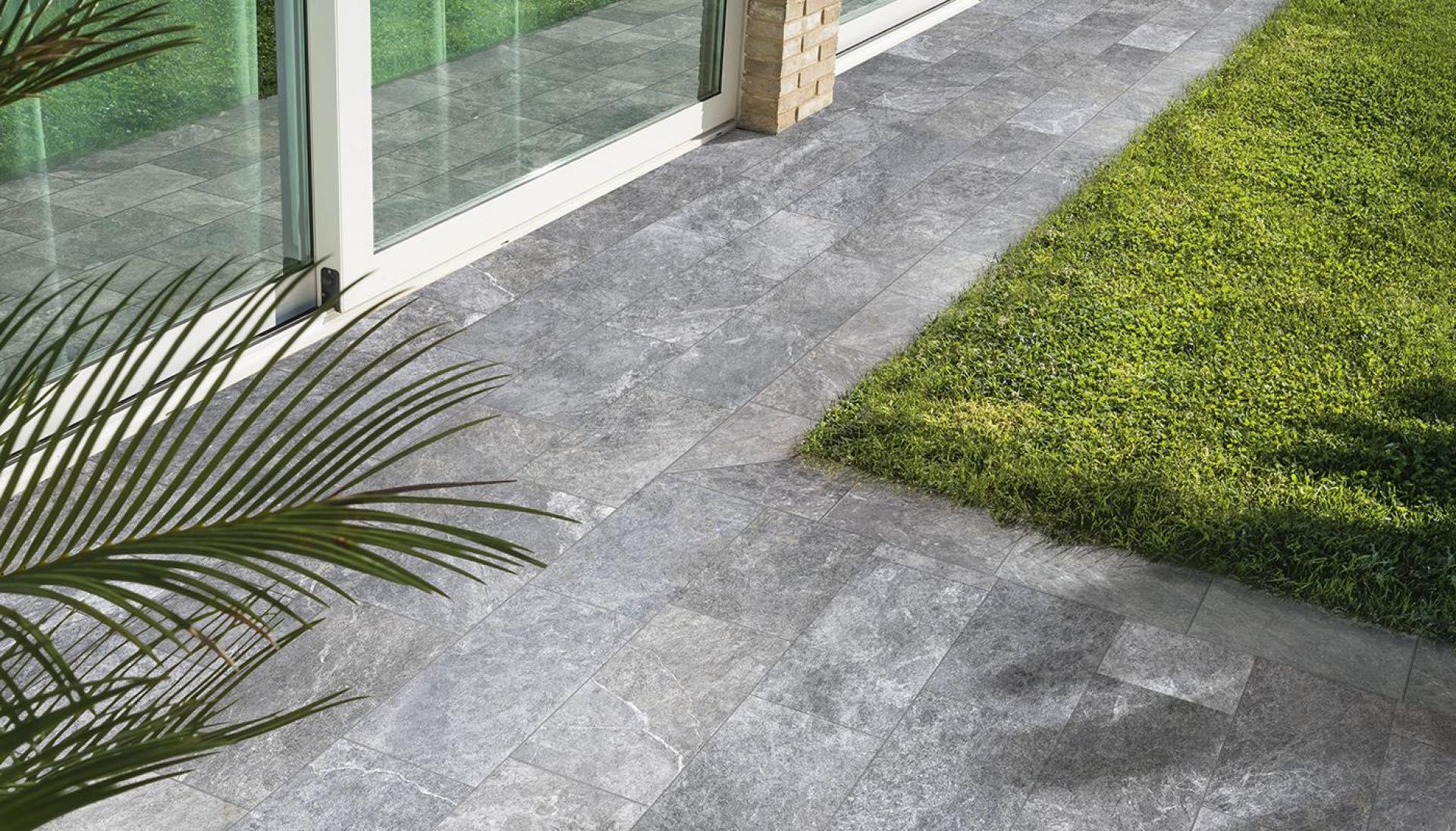 Externa Emilceramica: Porcelain Stoneware Tiles