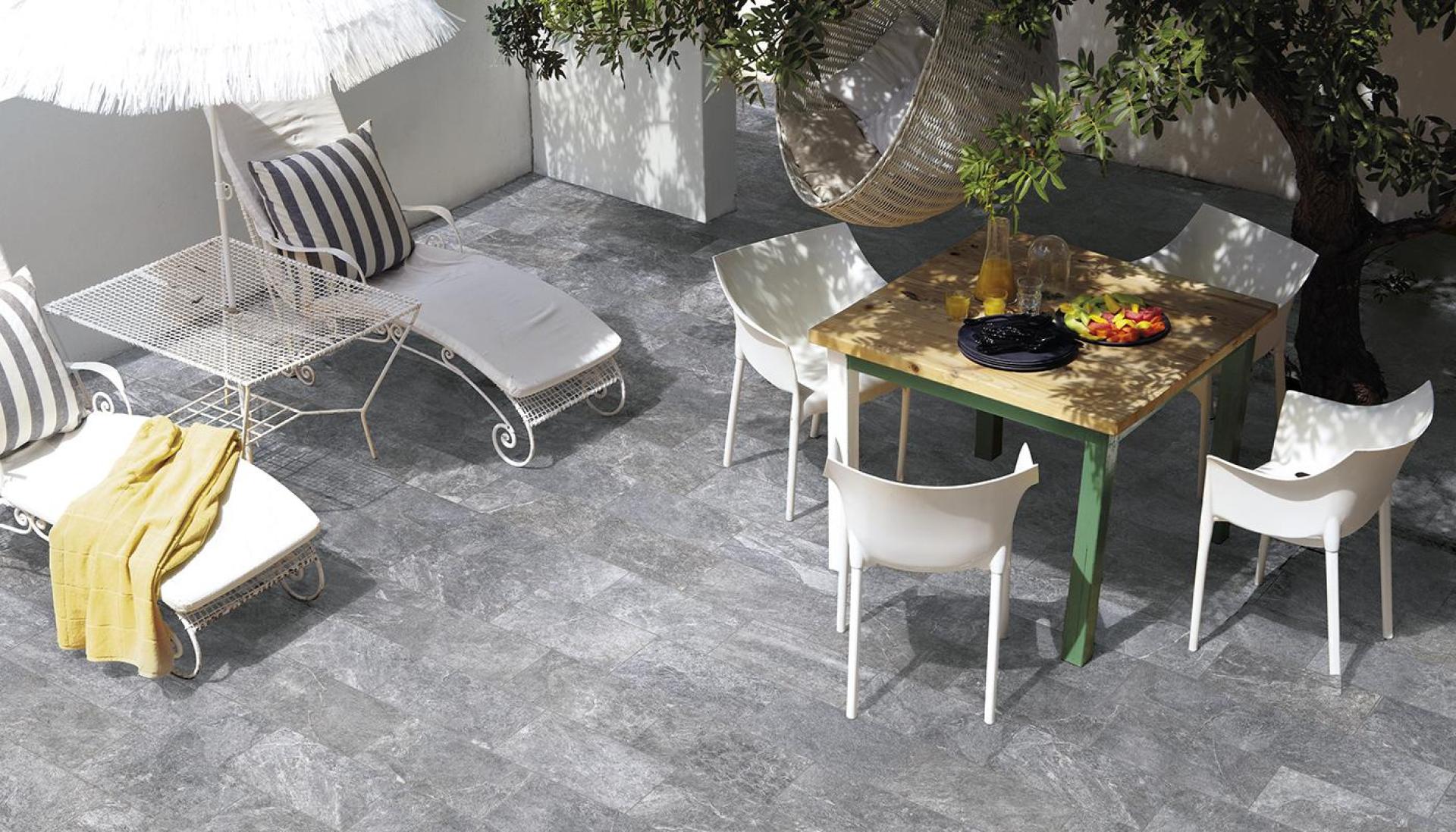 Externa Emilceramica: Porcelain Stoneware Tiles
